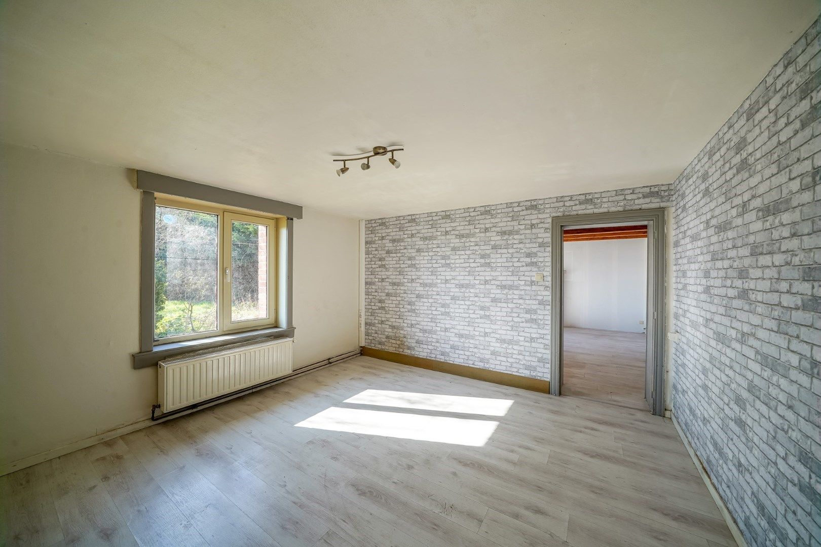 Landelijke vrijstaande woning op zongericht perceel foto 5