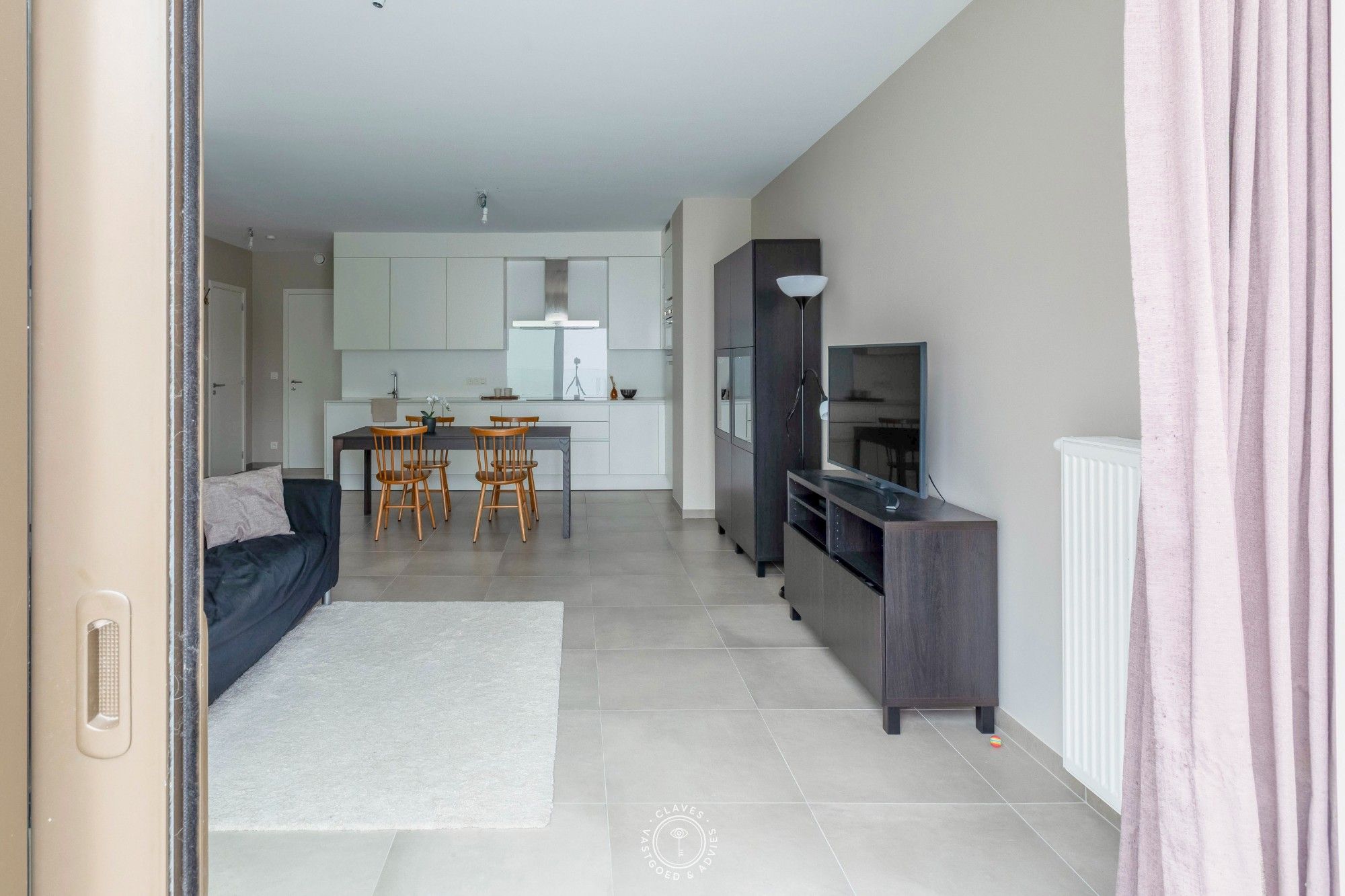 Modern appartement met 2 slaapkamers, groot terras en garagebox op centrale ligging in Sint-Niklaas foto 6