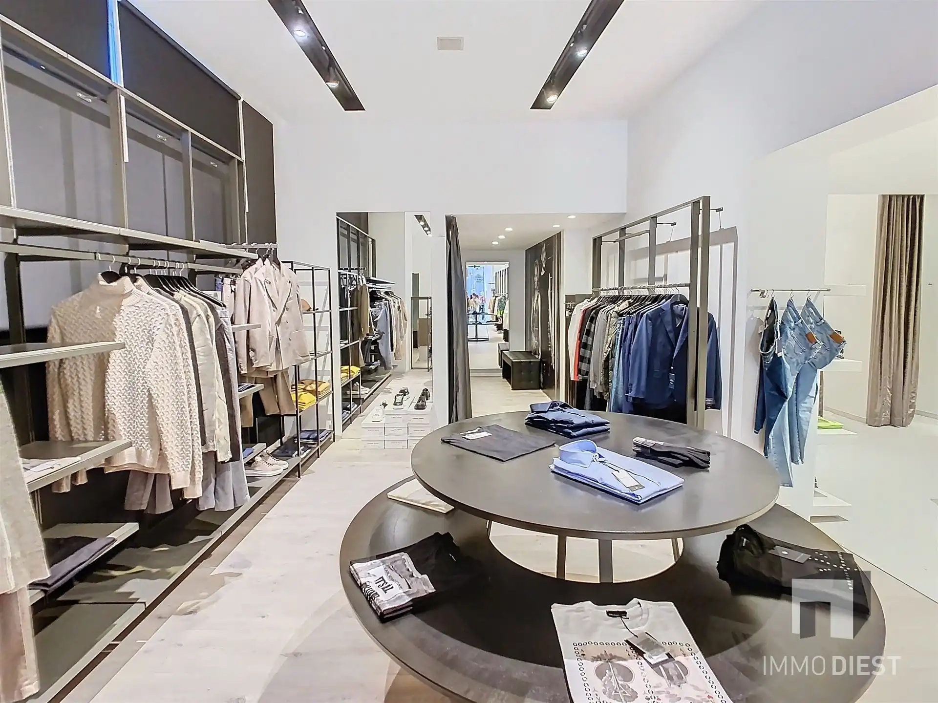 Ca. 200m² gelijkvloerse winkelruimte - uw conceptstore in het centrum van Diest foto 10