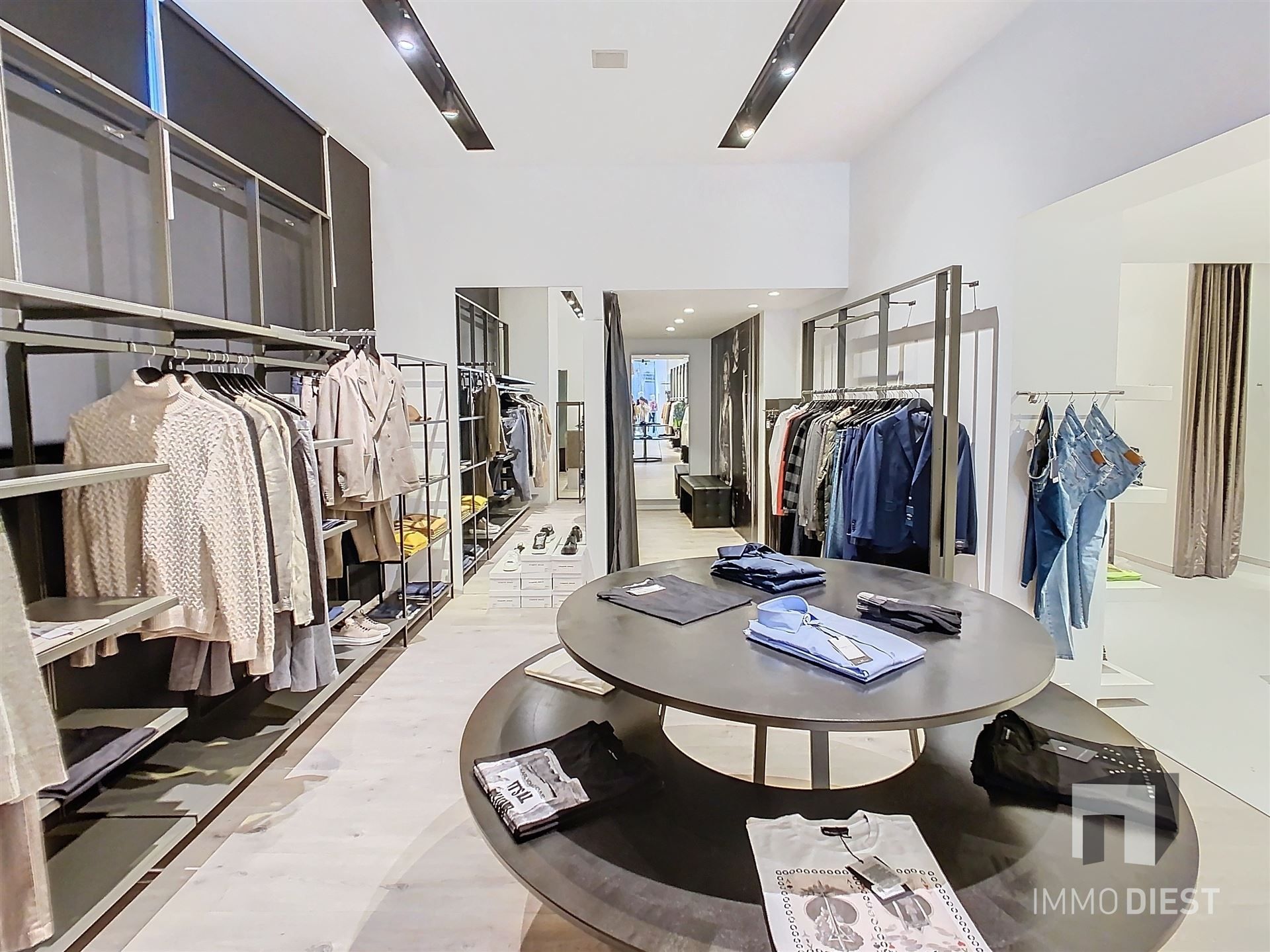 Ca. 200m² gelijkvloerse winkelruimte - uw conceptstore in het centrum van Diest foto 10