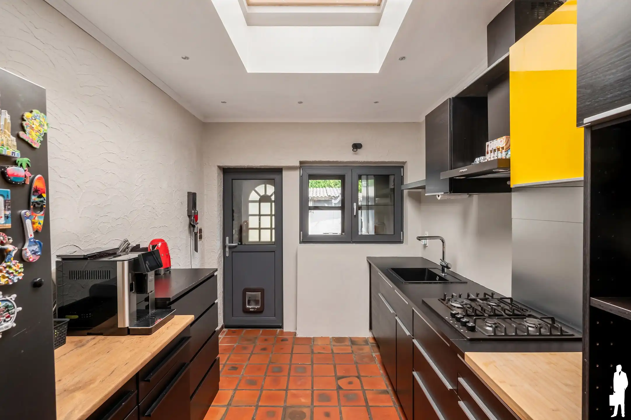 Zeer goed onderhouden woning, nabij het centrum van Ekeren! foto 6
