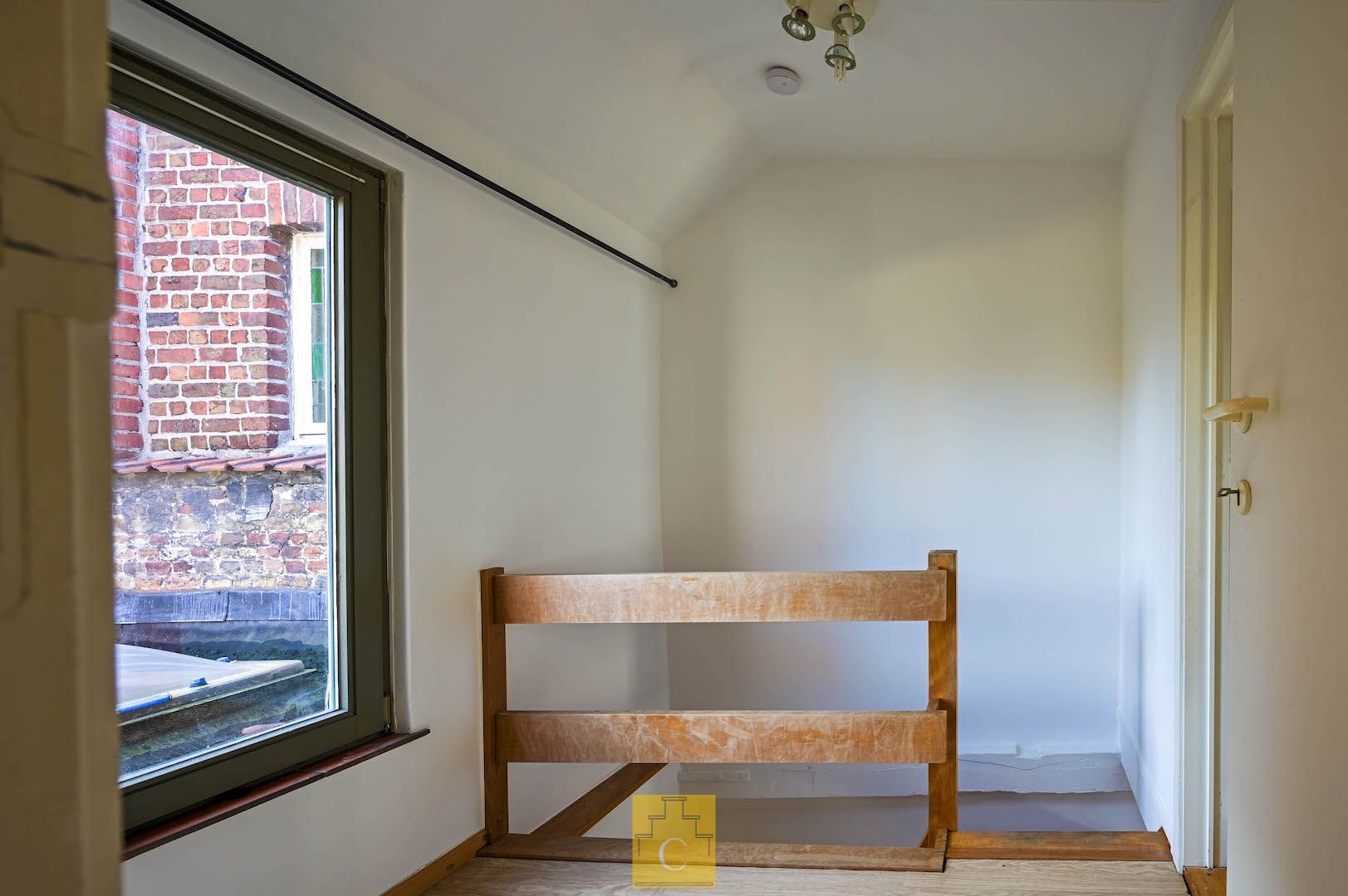 Leuk instapklaar huis met zonnig terras– ideale ligging in rustige straat te St Anna foto 11