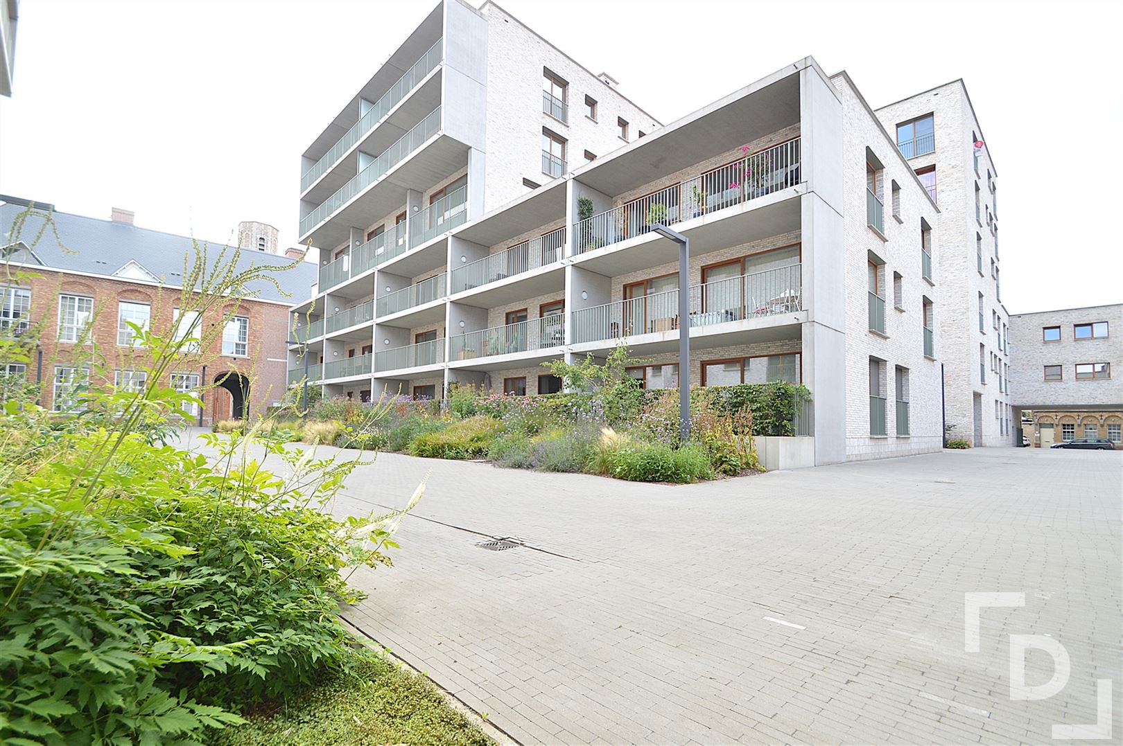 Gelijkvloers appartement met parkeerplaats foto 14