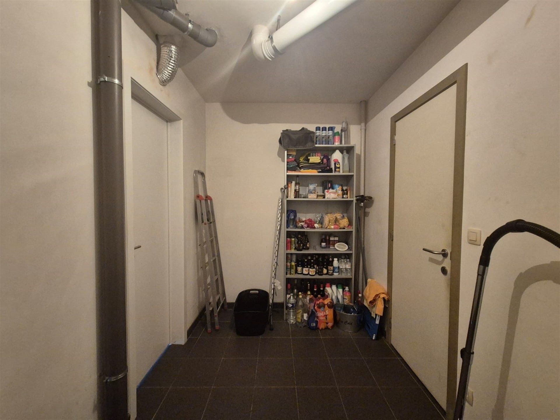 Bijzonder interessant gelegen recente woning met tuin en garage. foto 28