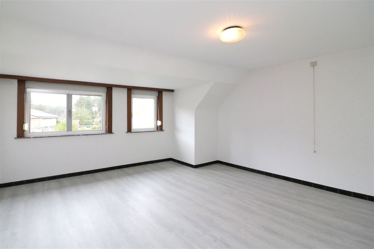 degelijke woning (3 slpk) op 11 a 95 ca foto 27