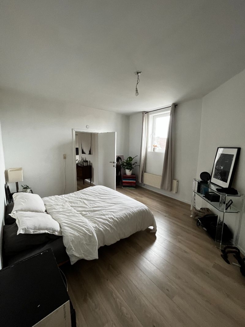 --- NIEUW --- Goed gelegen dakappartement foto 7