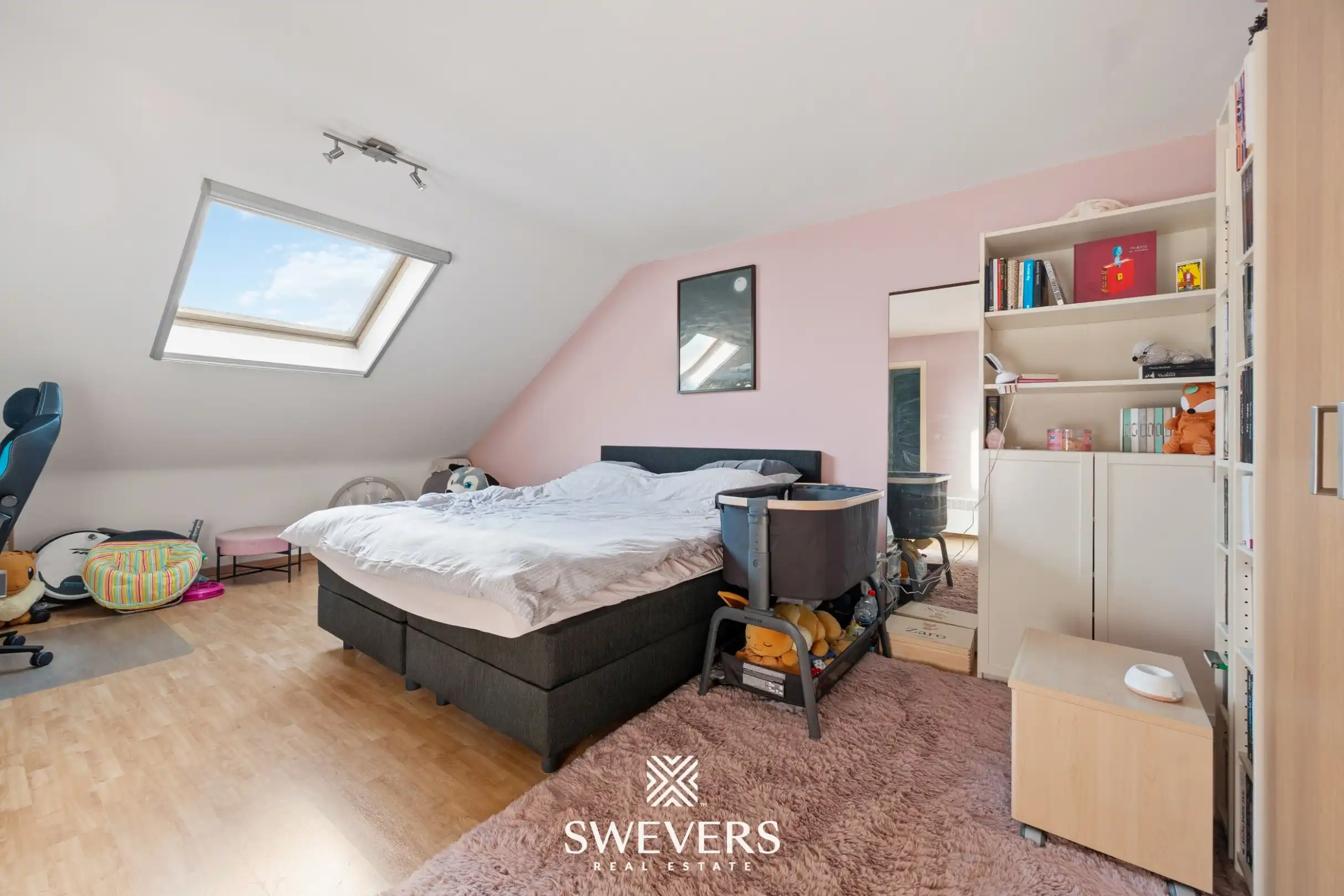 Instapklare duplex met zonnig terras en groen uitzicht in Genk foto 10