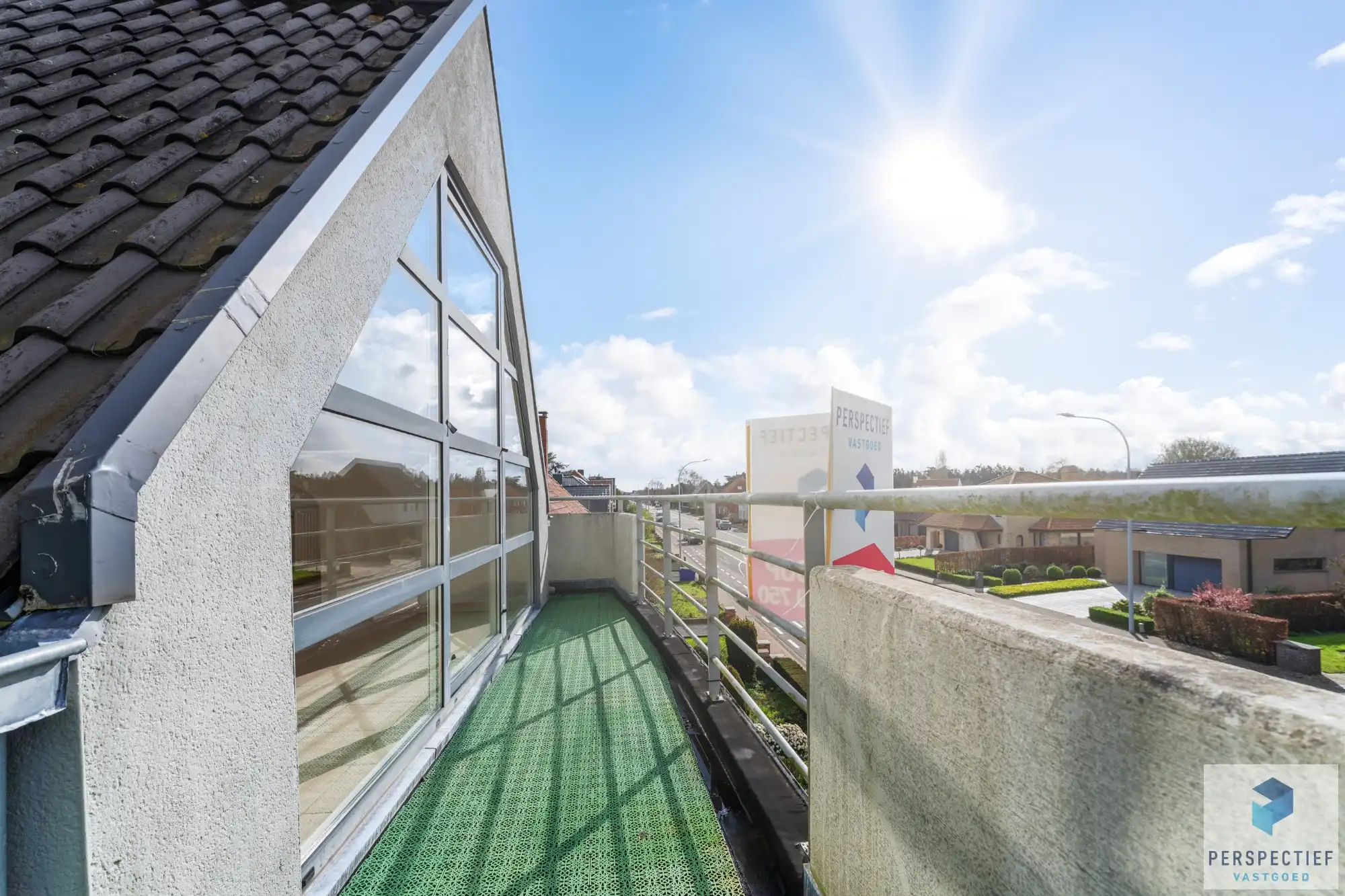 Goed gelegen appartement met 2 slpk - 2 terrassen & autostaanplaats foto 2