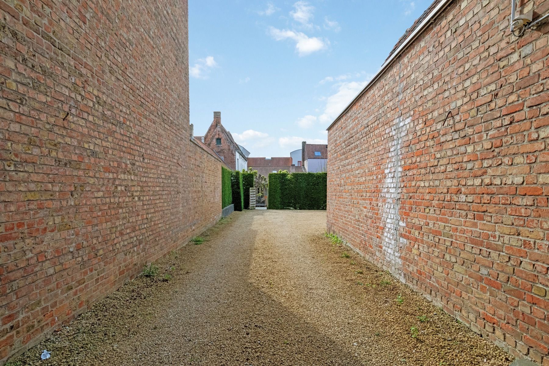 Unieke parel met commerc. & residentiële mogelijkheden. foto 4