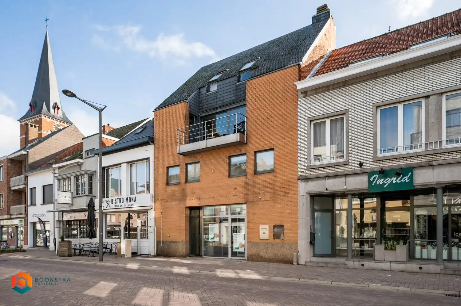 Veelzijdig opbrengsteigendom in centrum Putte foto {{pictureIndex}}