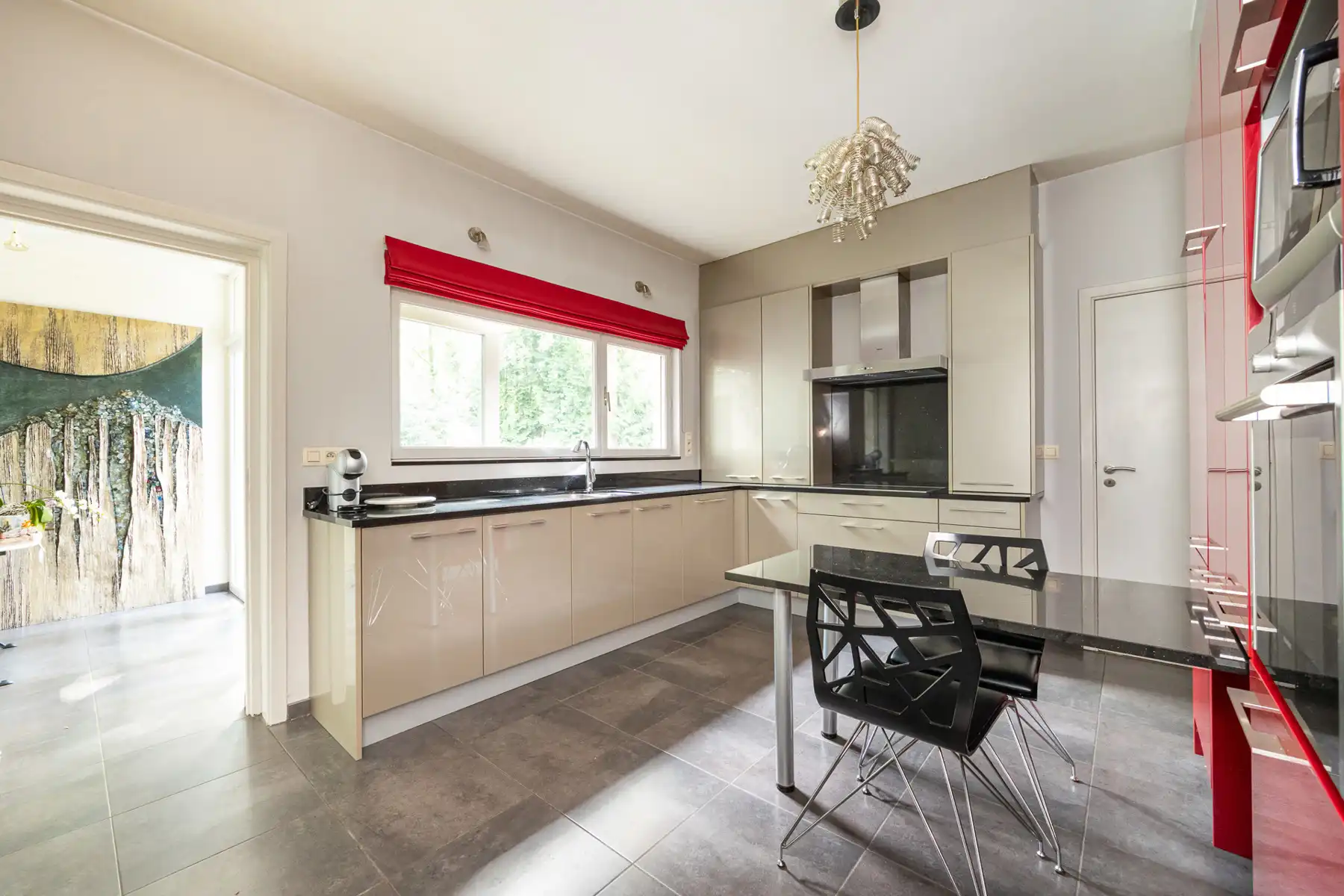Rustig gelegen te renoveren villa op de grens met Schilde foto 9