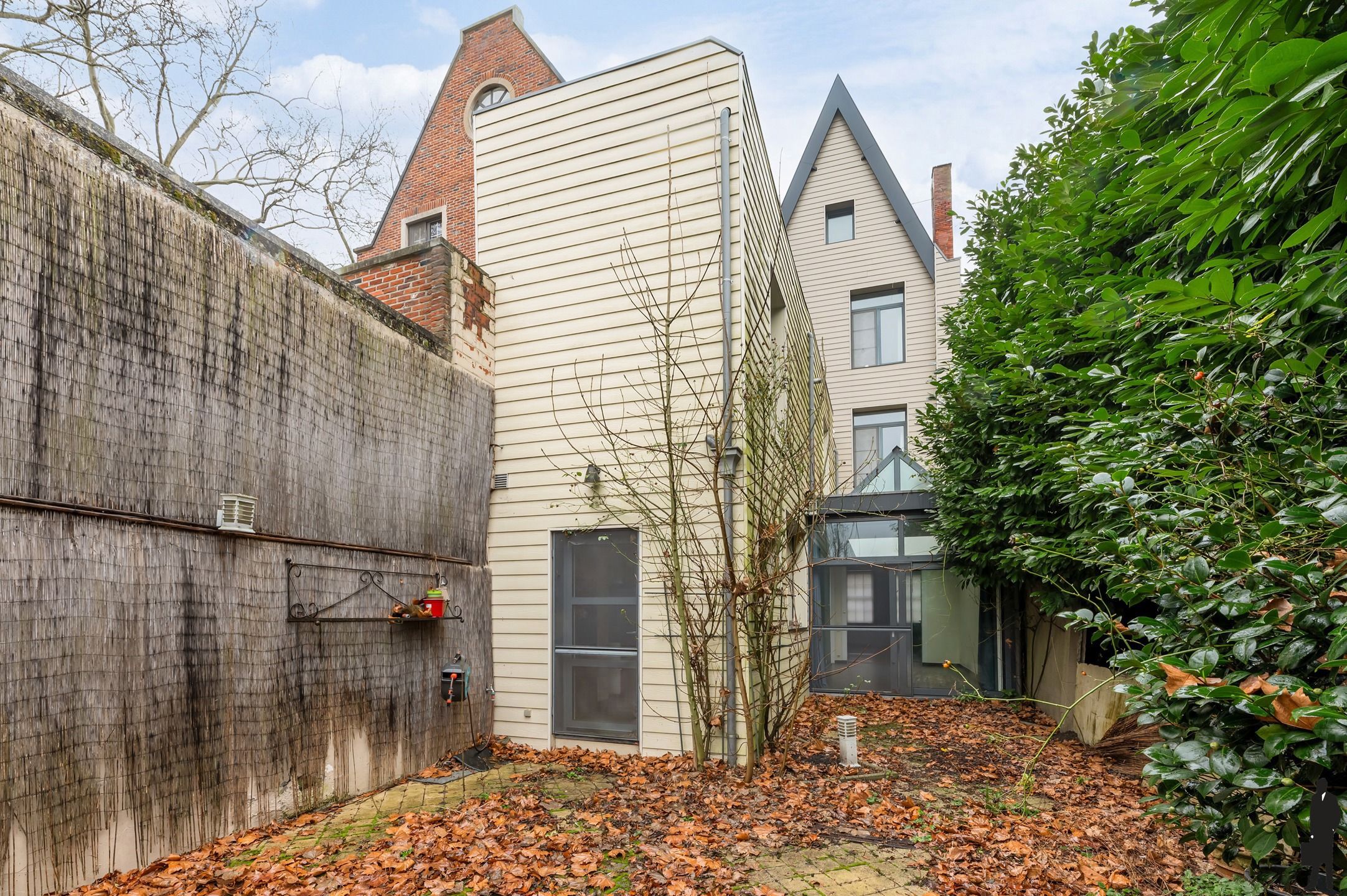 Unieke herenwoning met 4 slk en tuin op een top ligging te Lier. foto 3