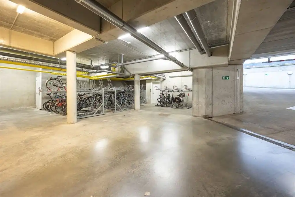 Recent appartement met groot zonneterras pal aan Park Spoor Noord foto 14