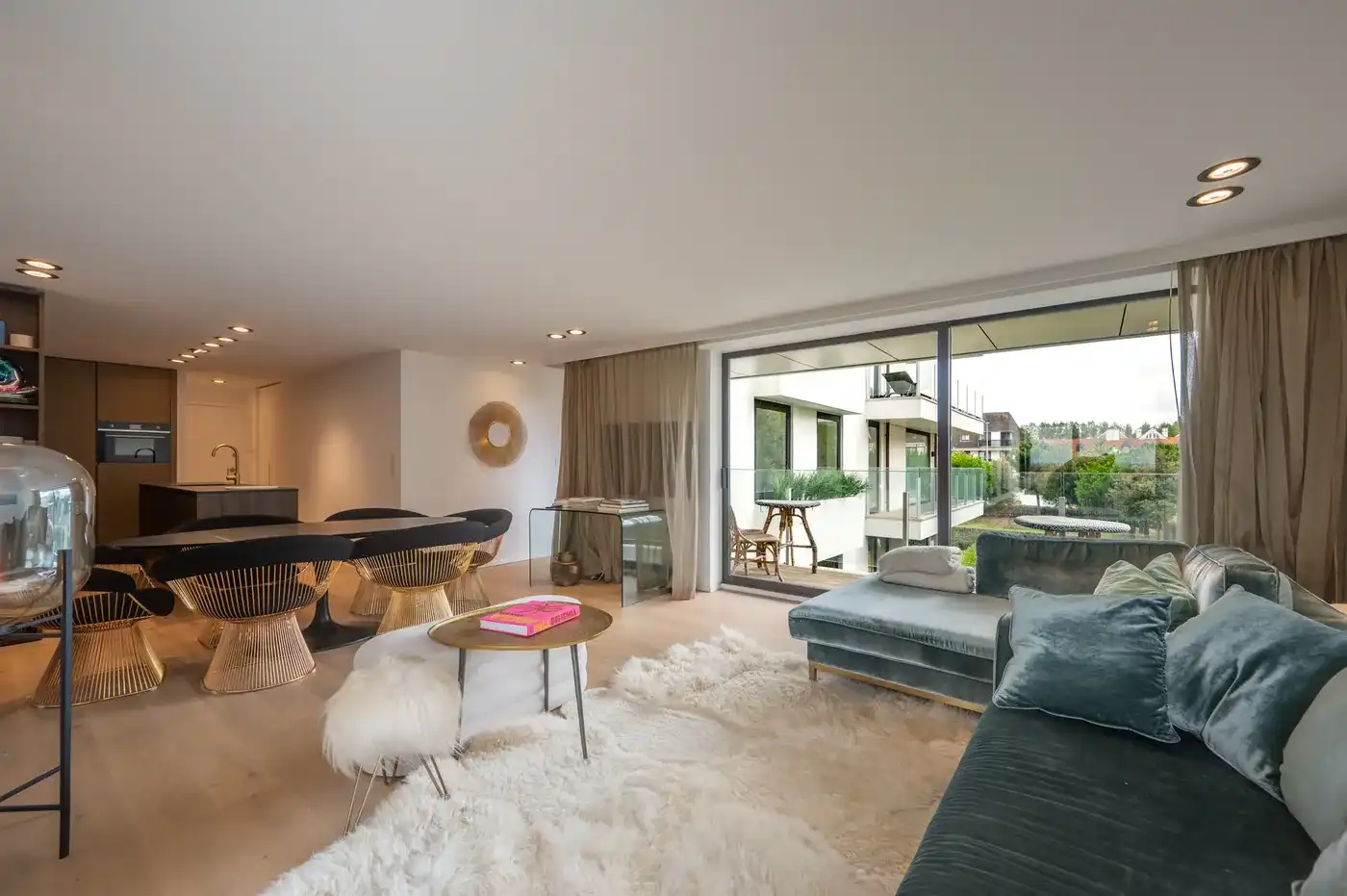 Royaal villa-appartement met frontaal zeezicht, aan de Wandeldijk in het Zoute foto 2