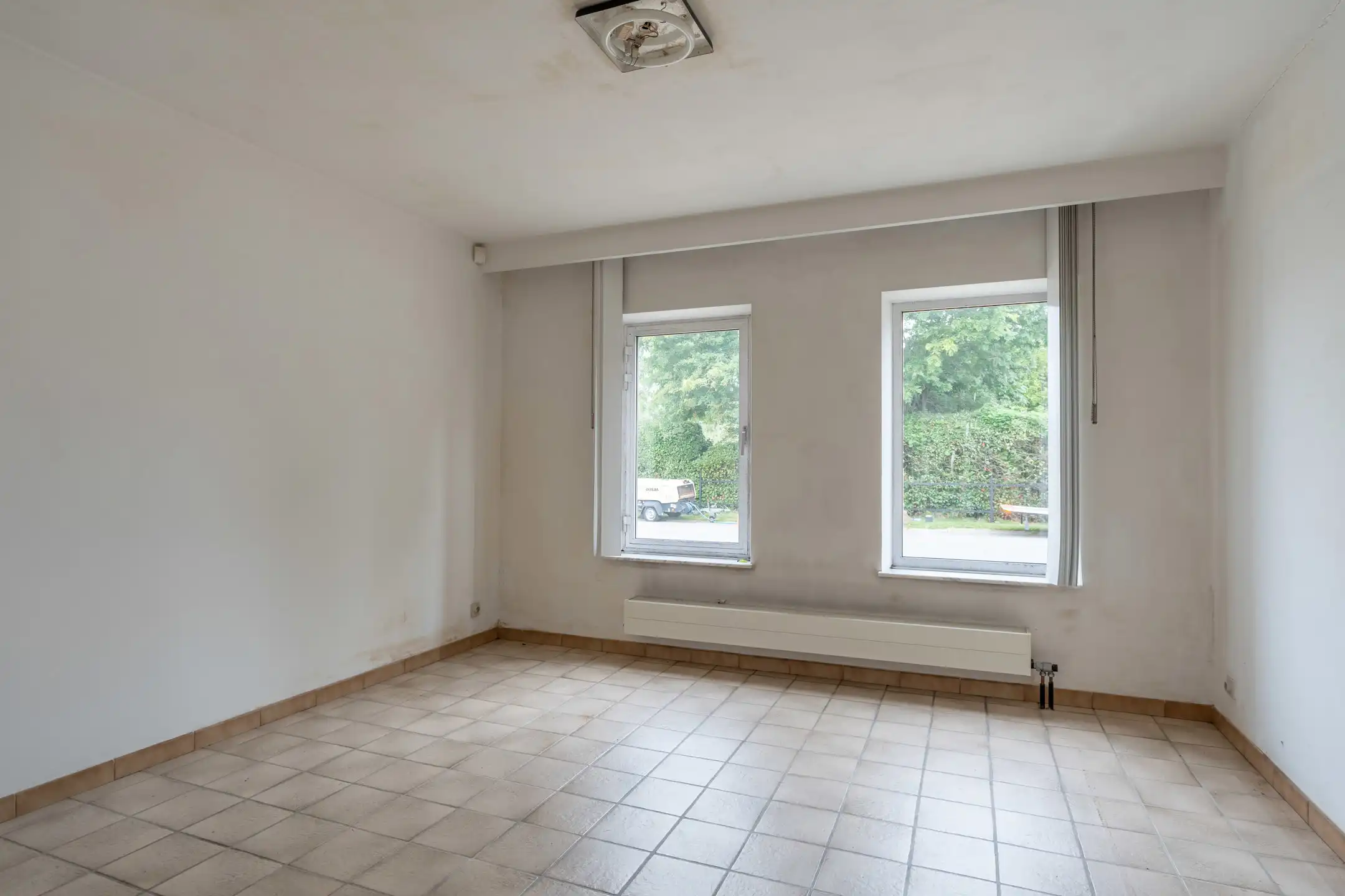 Ruime laagbouw met 3-4 slpk én praktijk en grote garage foto 27