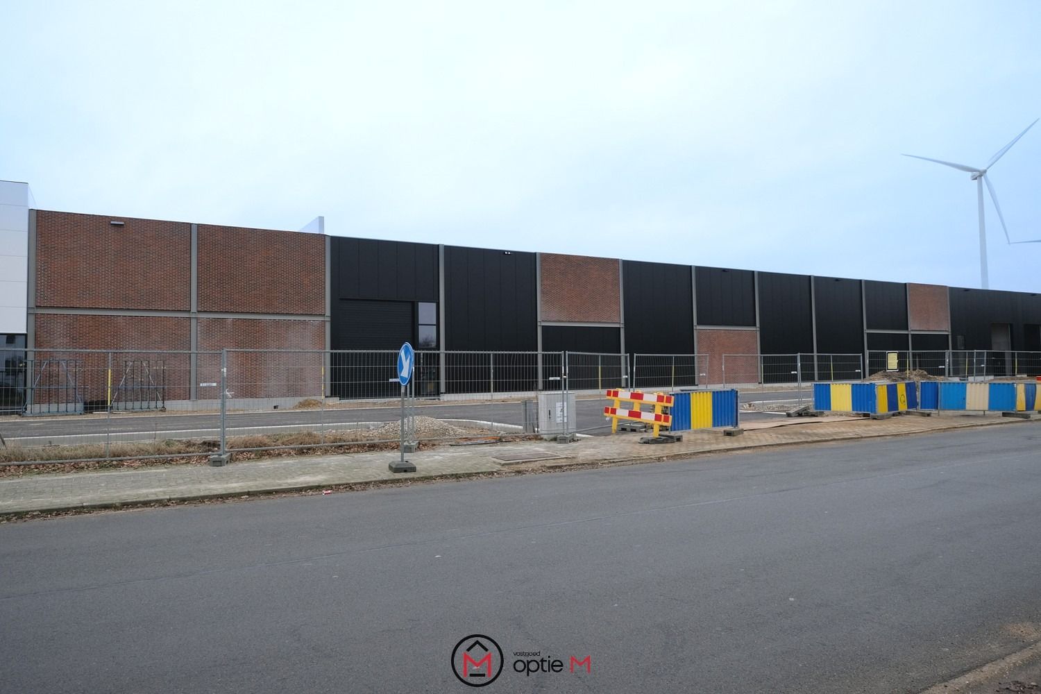 KMO-unit van 226 m2 - uitbreidbaar tot 459 m2 foto {{pictureIndex}}