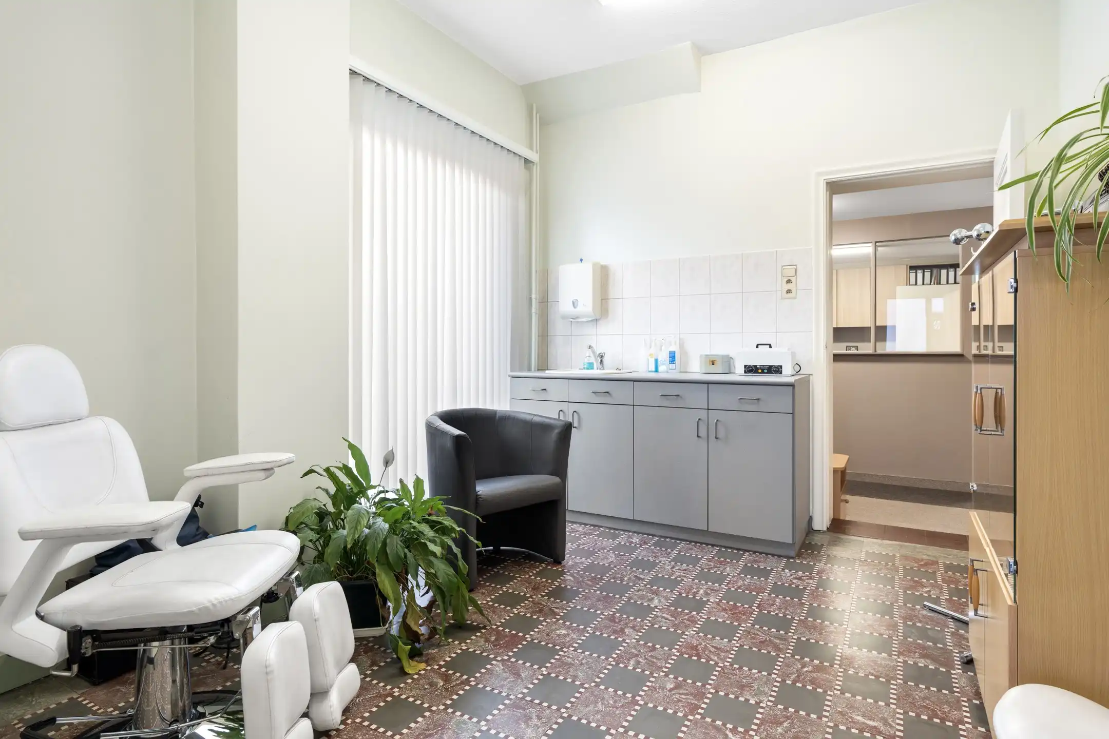 instapklare woning met handels- of kantoorruimte  foto 6