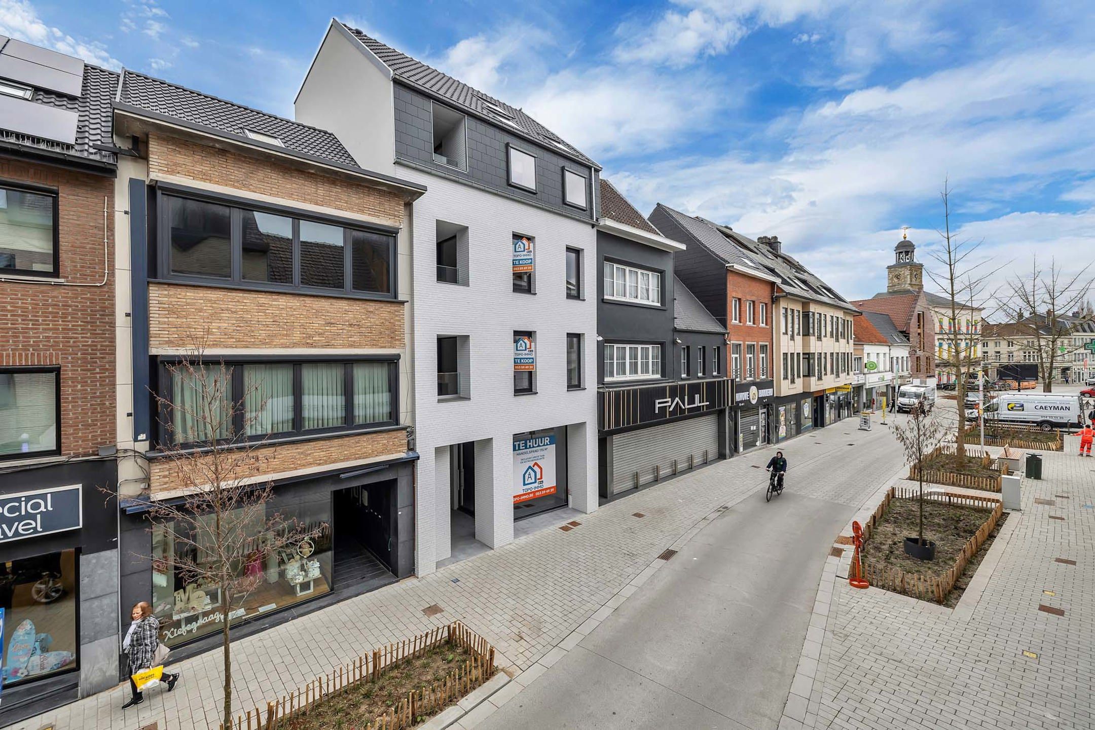 Handelsgelijkvloers in het centrum van Ninove foto 2