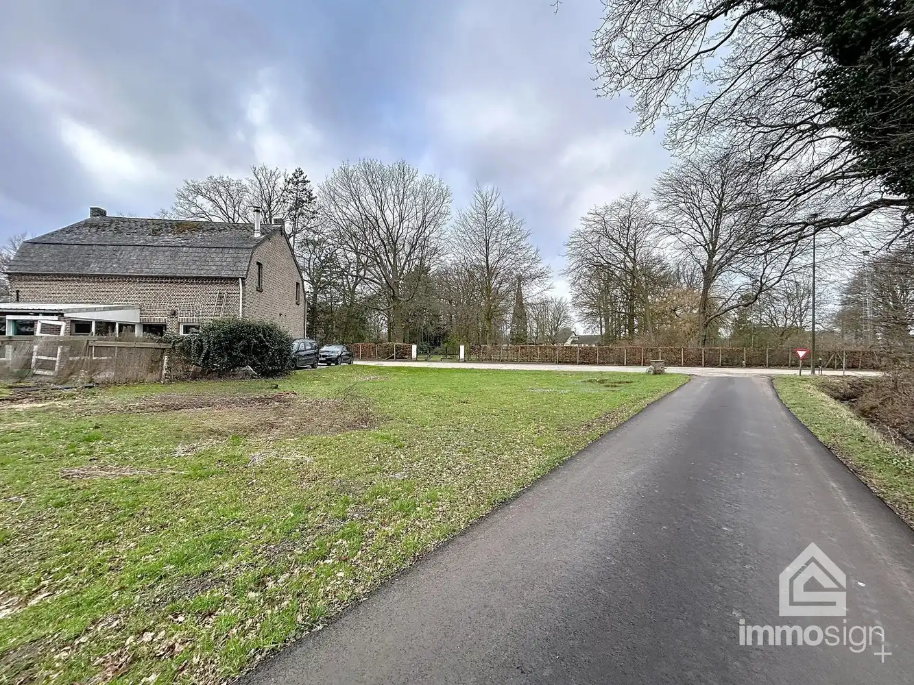 Ruim bouwperceel voor open bebouwing in gunstige ligging te Bocholt! foto 2