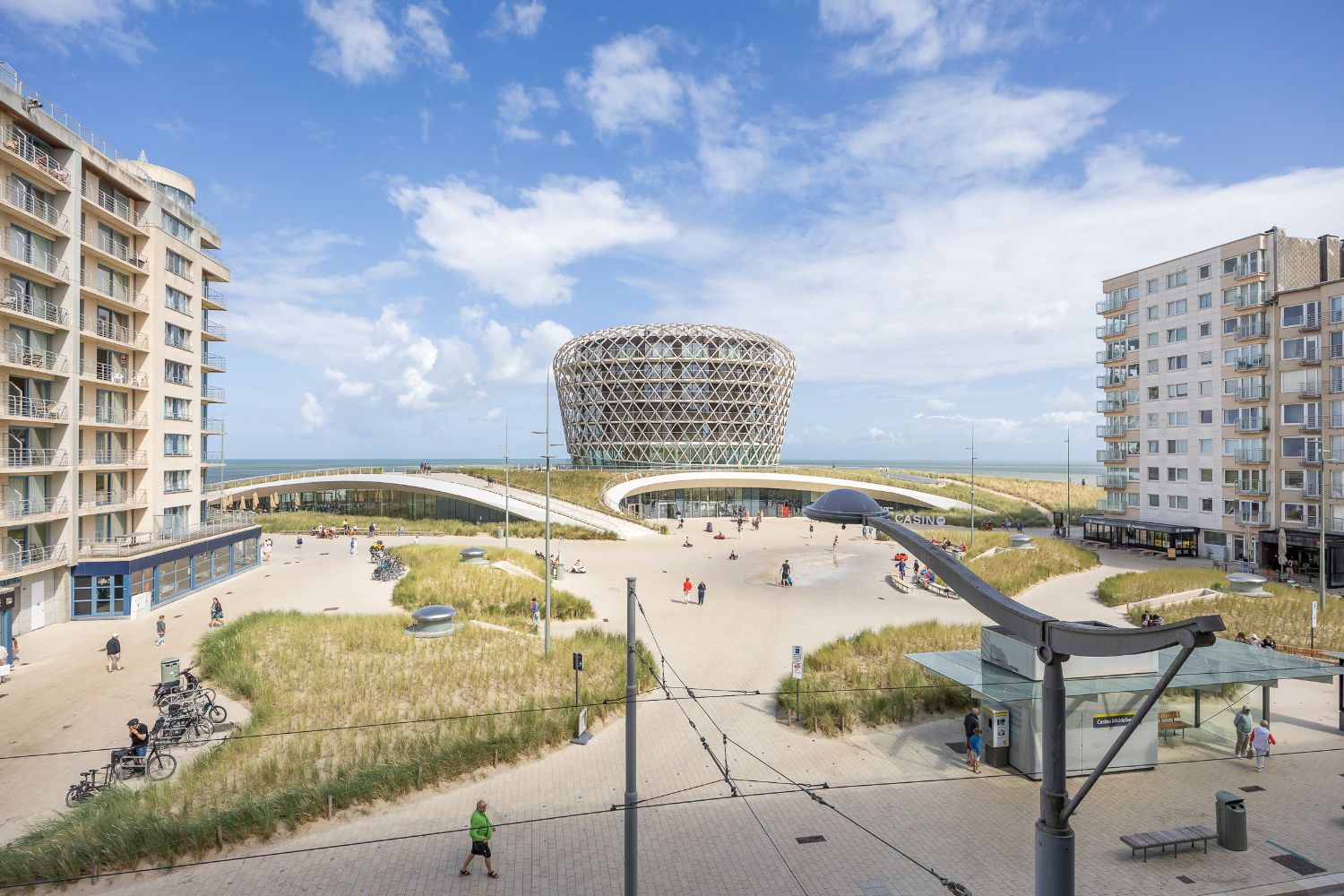 Uniek appartement met frontaal zicht op het casinoplein (met zeezicht!) foto {{pictureIndex}}