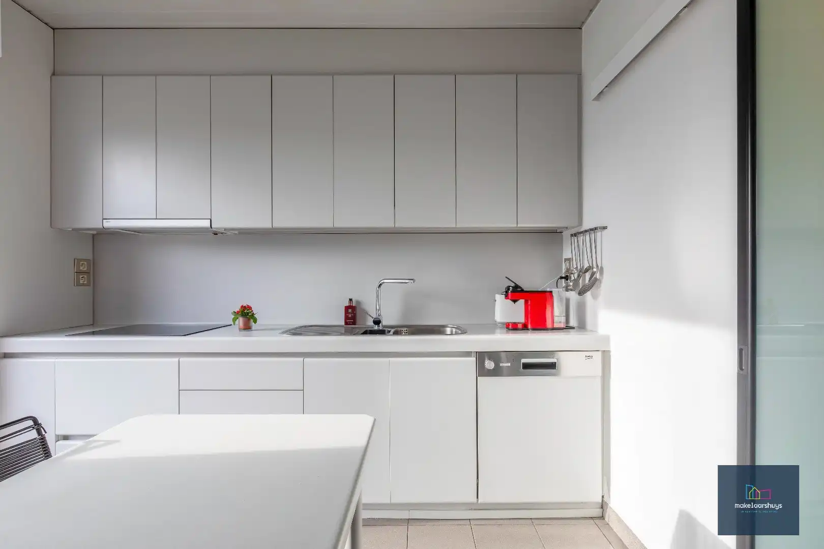 Goed onderhouden woning met lift (regio Planet Group Arena) foto 9