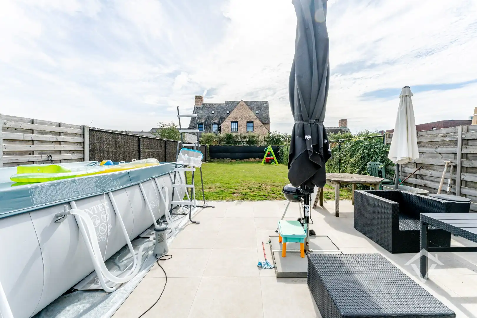 Recente instapklare woning met 3 slaapkamers, zonnige tuin en garage op De Mokker foto 15