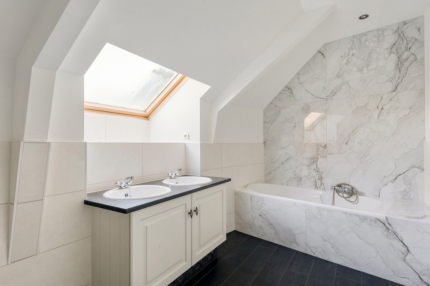 Prachtige en ruime villa met mogelijk zes slaapkamers gelegen op een toplocatie. foto 30