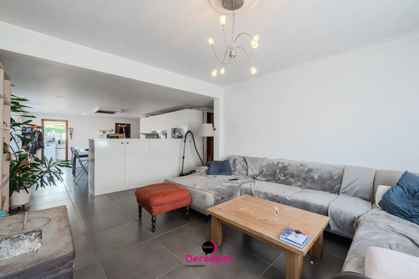 Te renoveren halfopen woning met zuidgerichte tuin op 571 m² in Jabbeke foto 8