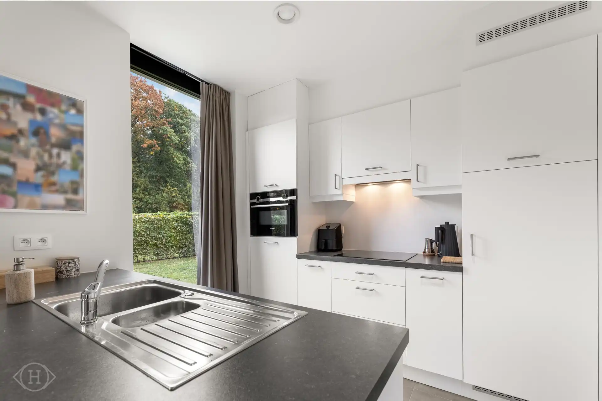 Modern 2-slaapkamerappartement met tuin foto 10
