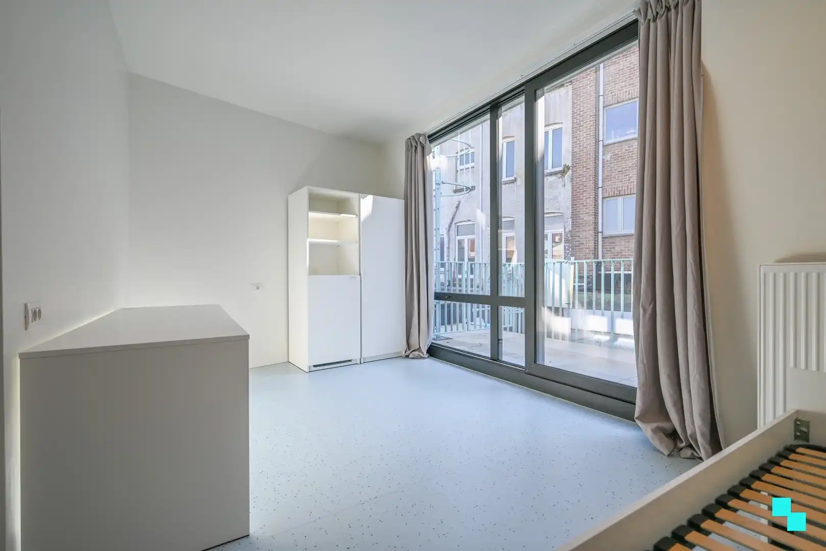 Studentenkamer met eigen badkamer en terras, centrum Kortrijk foto 5