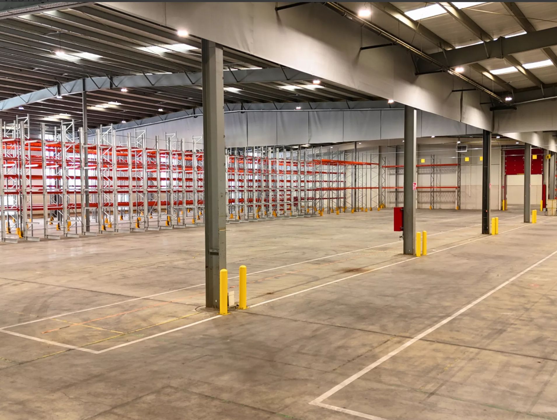 Industrieel pand te koop langs de Bosstraat 46 in Lummen.  foto 4