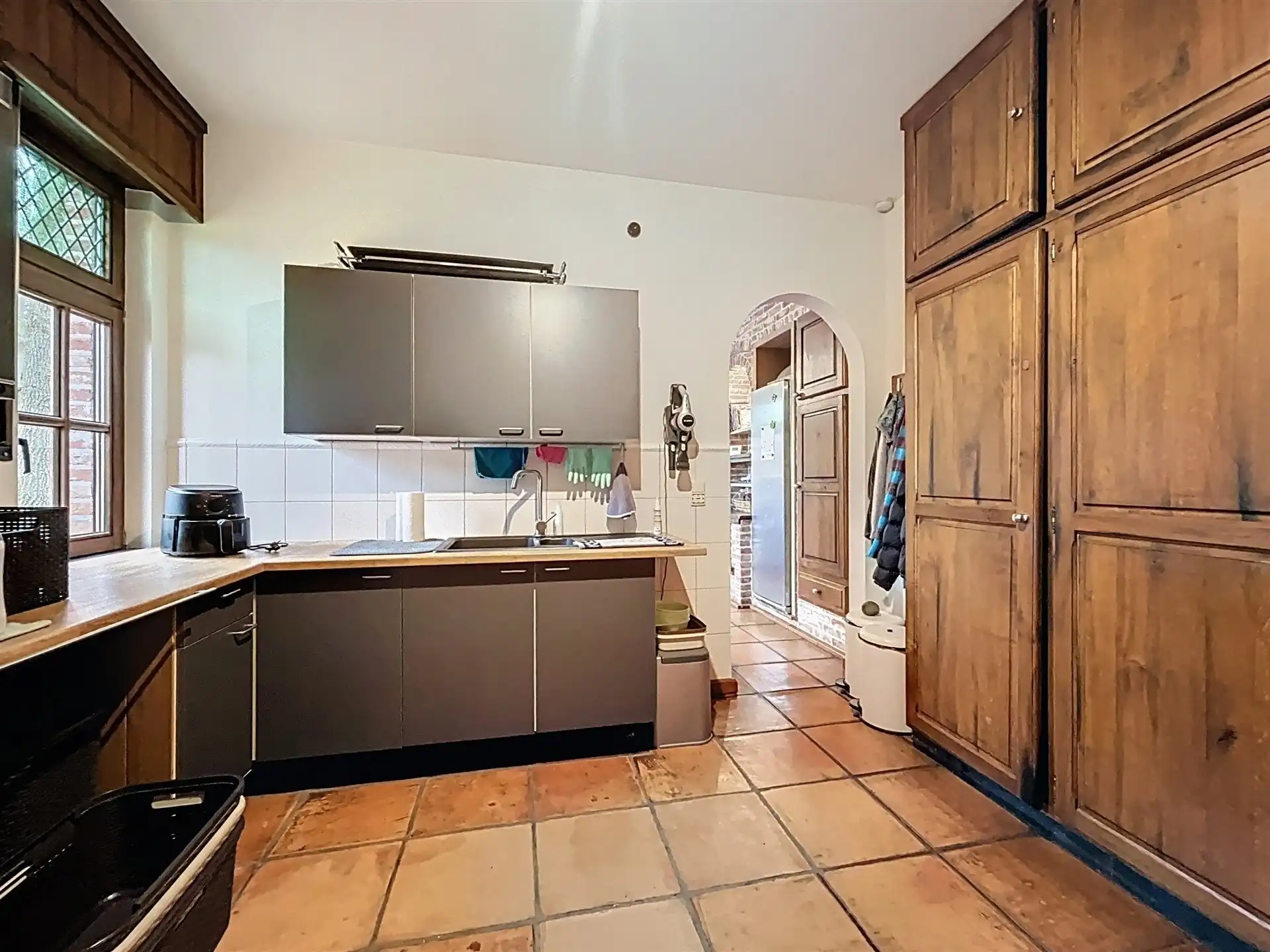 Energiezuinige statige villa met 5 slaapkamers en riant bijgebouw op perceel van 14262m² foto 13