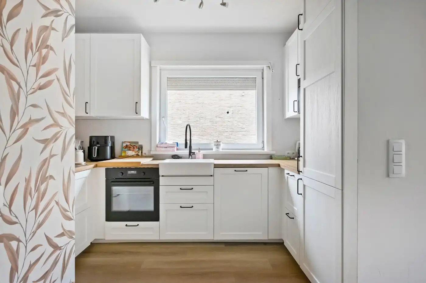 Instapklaar hoekapp. op 1e verd. met 2 slpk., balkon en garagebox foto 6