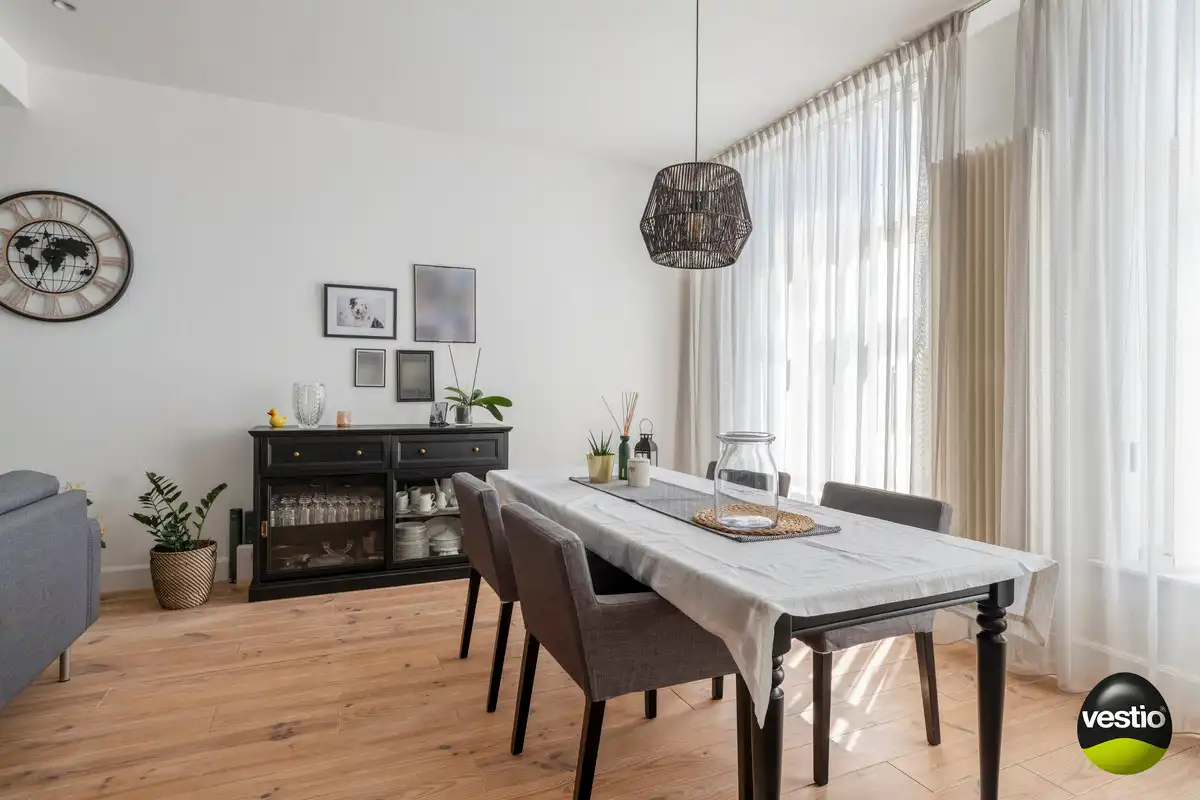OPBRENGSTEIGENDOM VAN BUREEL, WONING, MAGAZIJN EN 2 APPARTEMENTEN TONGEREN LANGS N79. foto 7