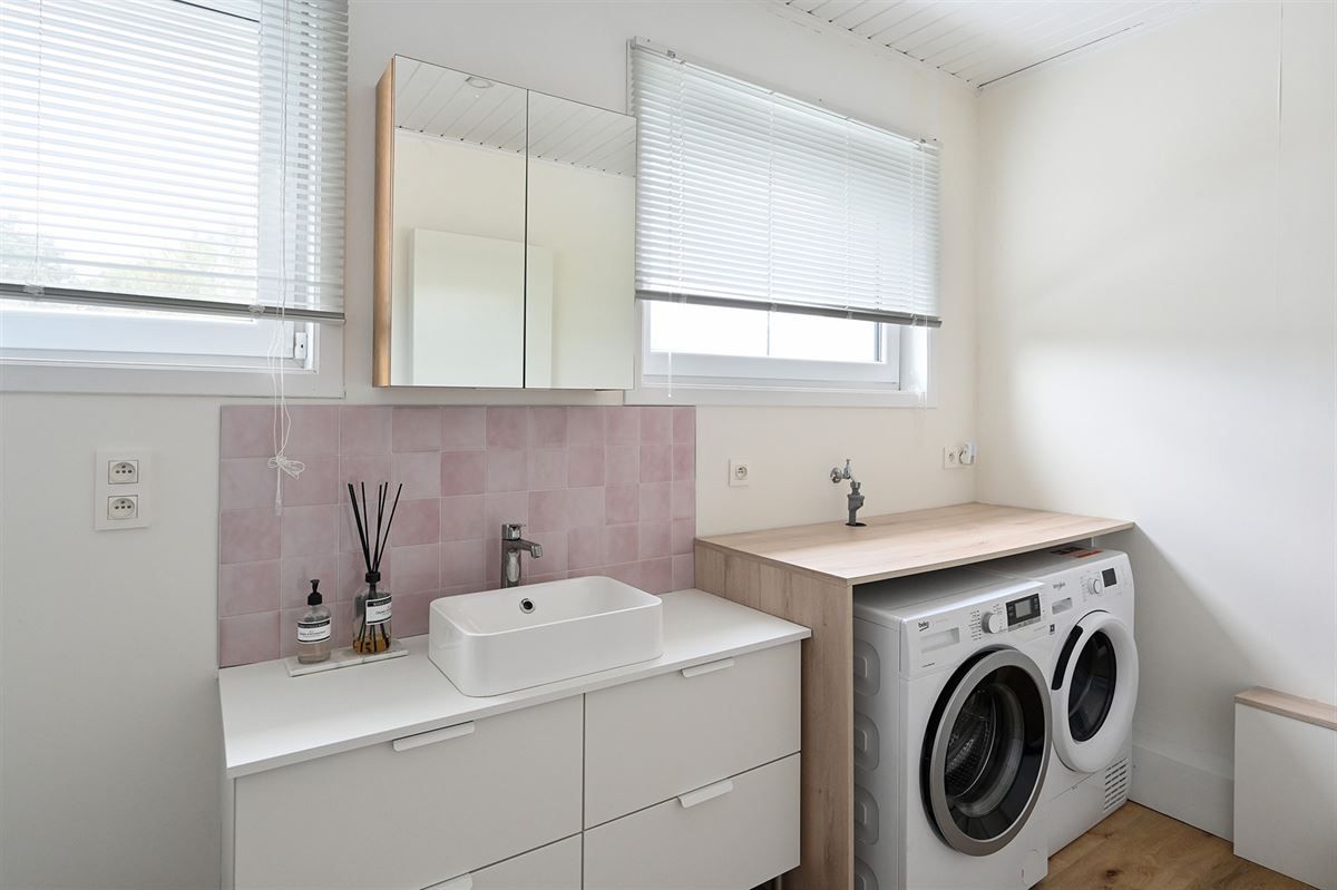 Supergezellige gerenoveerde woning met zij-ingang foto 14