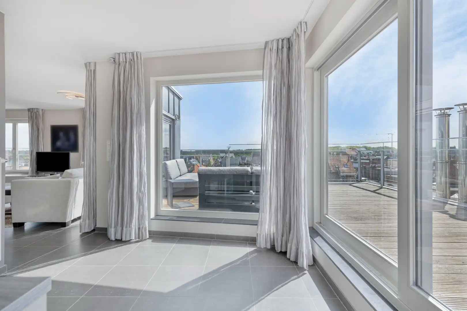 Zongericht Penthouse met zeer ruim terras foto 19