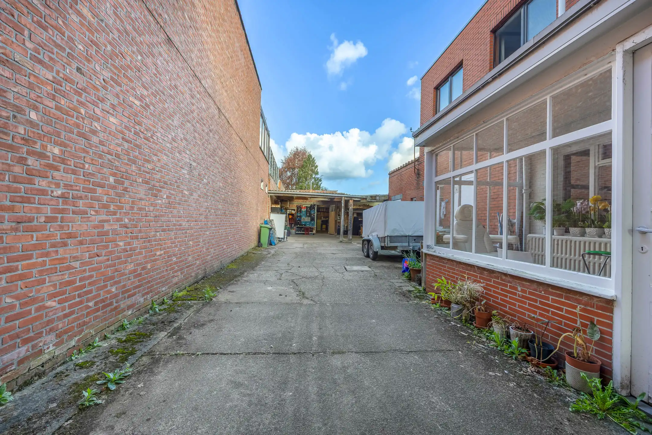 Handelshuis met magazijn op centrale ligging foto 3