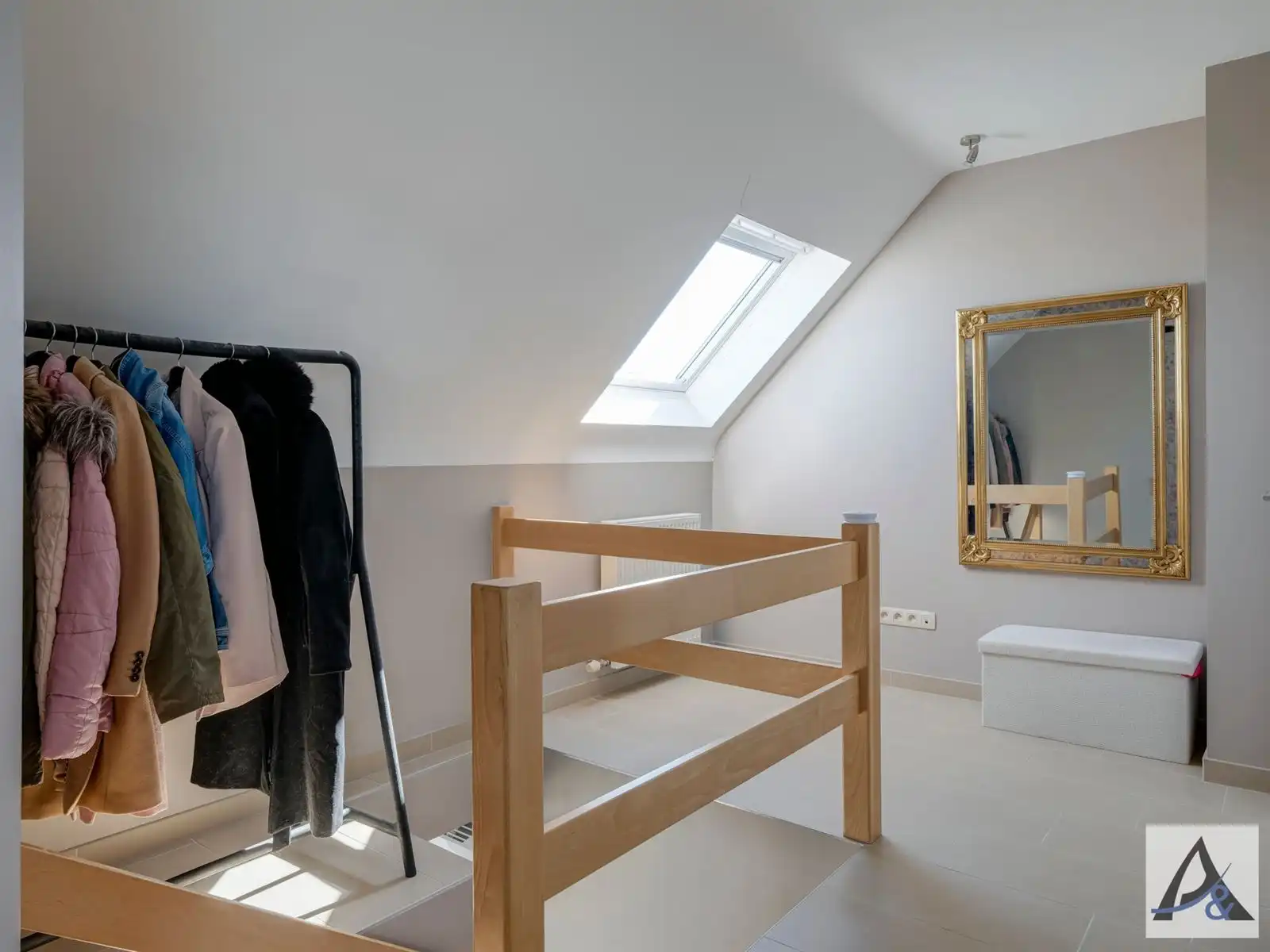 Ruim duplex appartement met terras en 3 slaapkamers in Diepenbeek. foto 14