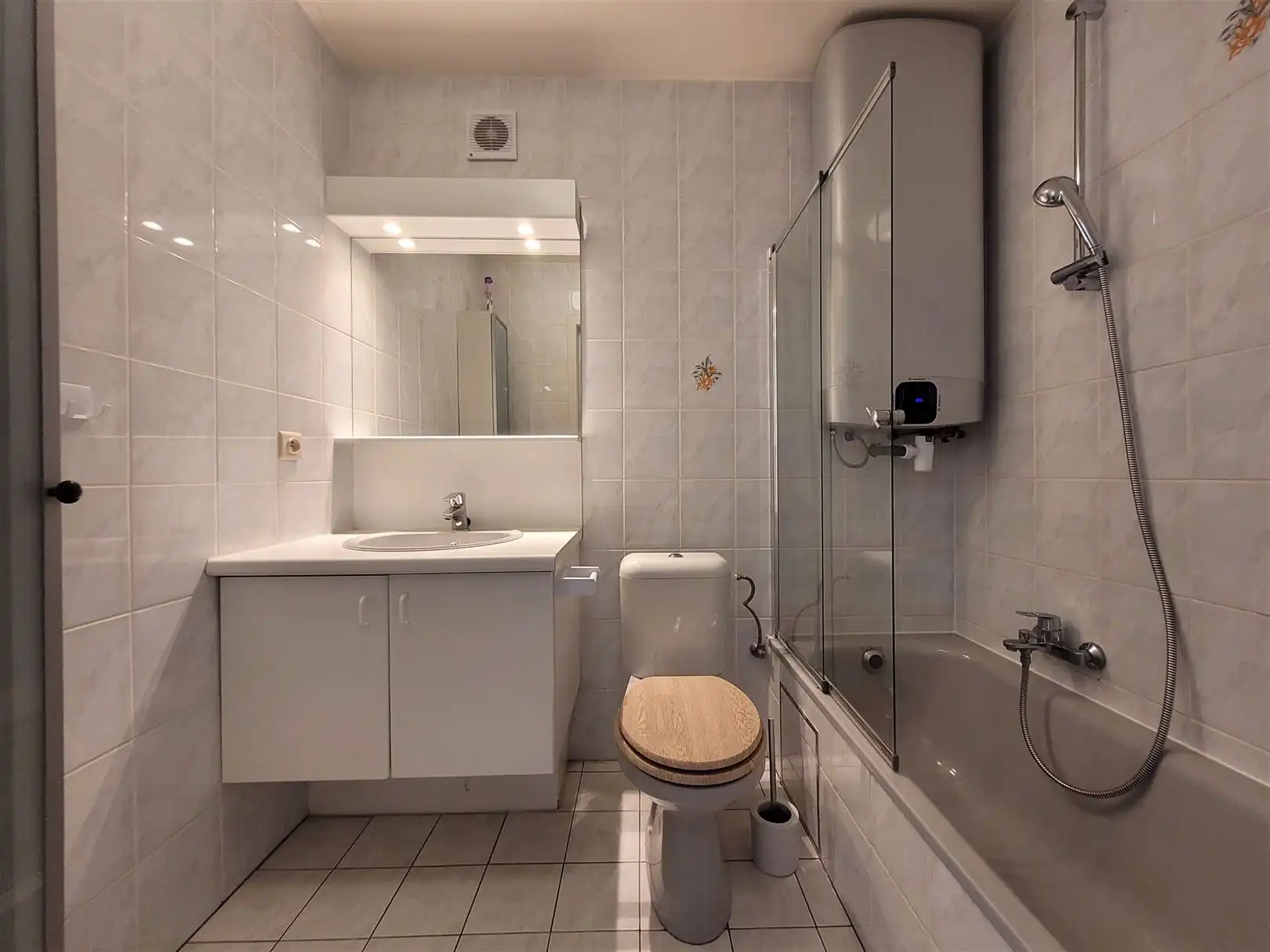 Gemeubeld appartement met 1 slaapkamer foto 13