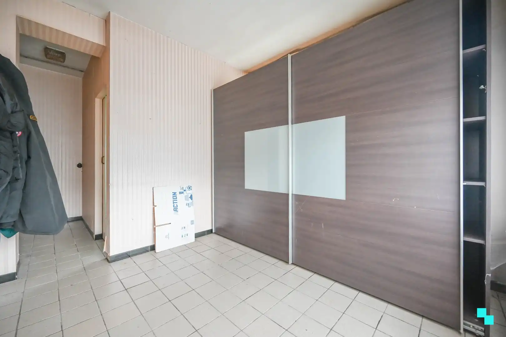 Alleenstaande woonst met atelier/loods foto 10