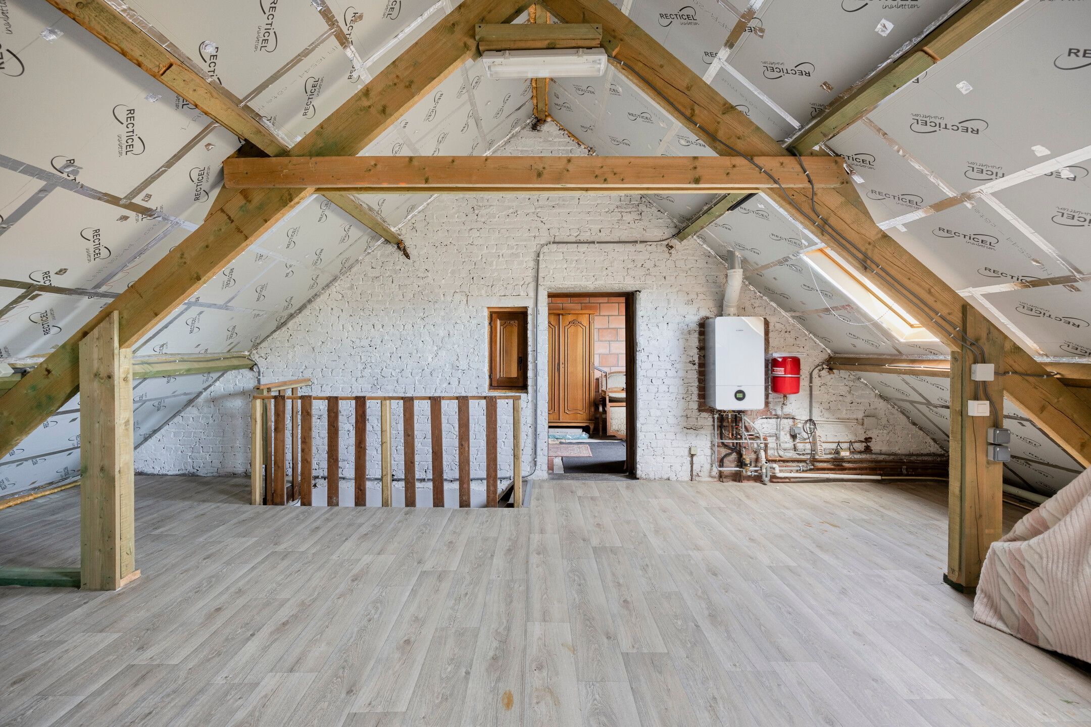 Wonen in dorpelijke charme: lichtrijke en ruime woonst foto 21