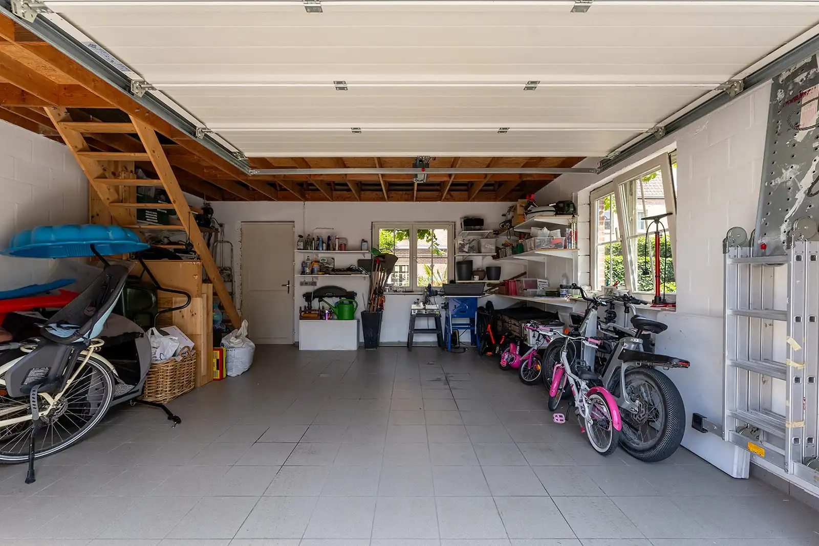 Zeer ruime gezinswoning met garage en tuin in Heulebrug foto 27