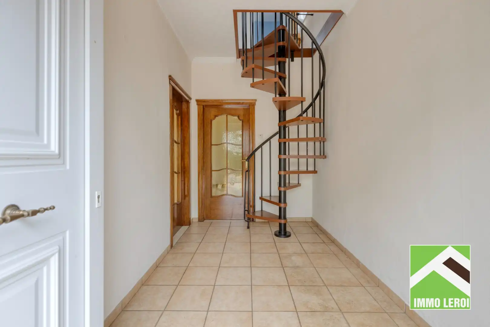 Landelijk gelegen woning met grote veranda en ruime tuin foto 13