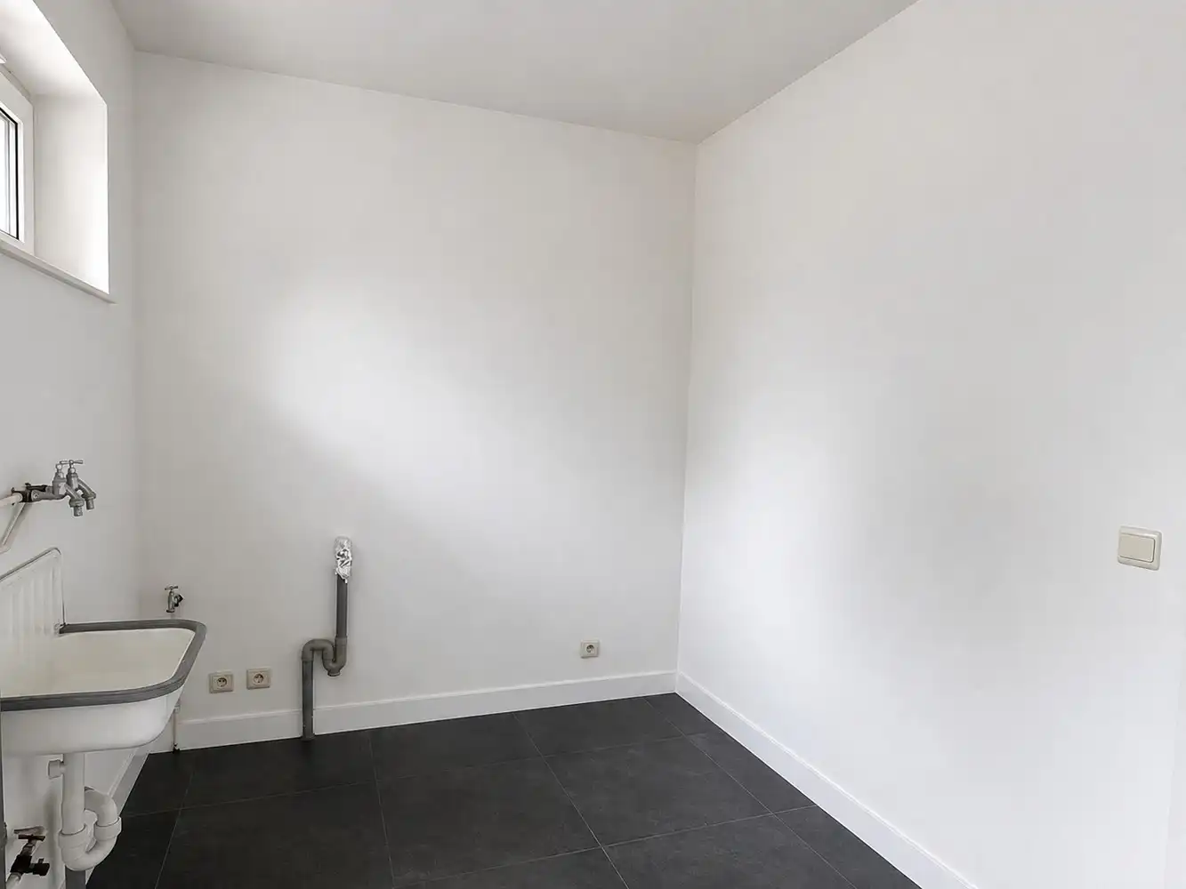 Vrijstaande woning met 3 slaapkamers en prachtige tuin op gunstige locatie in Lint foto 7