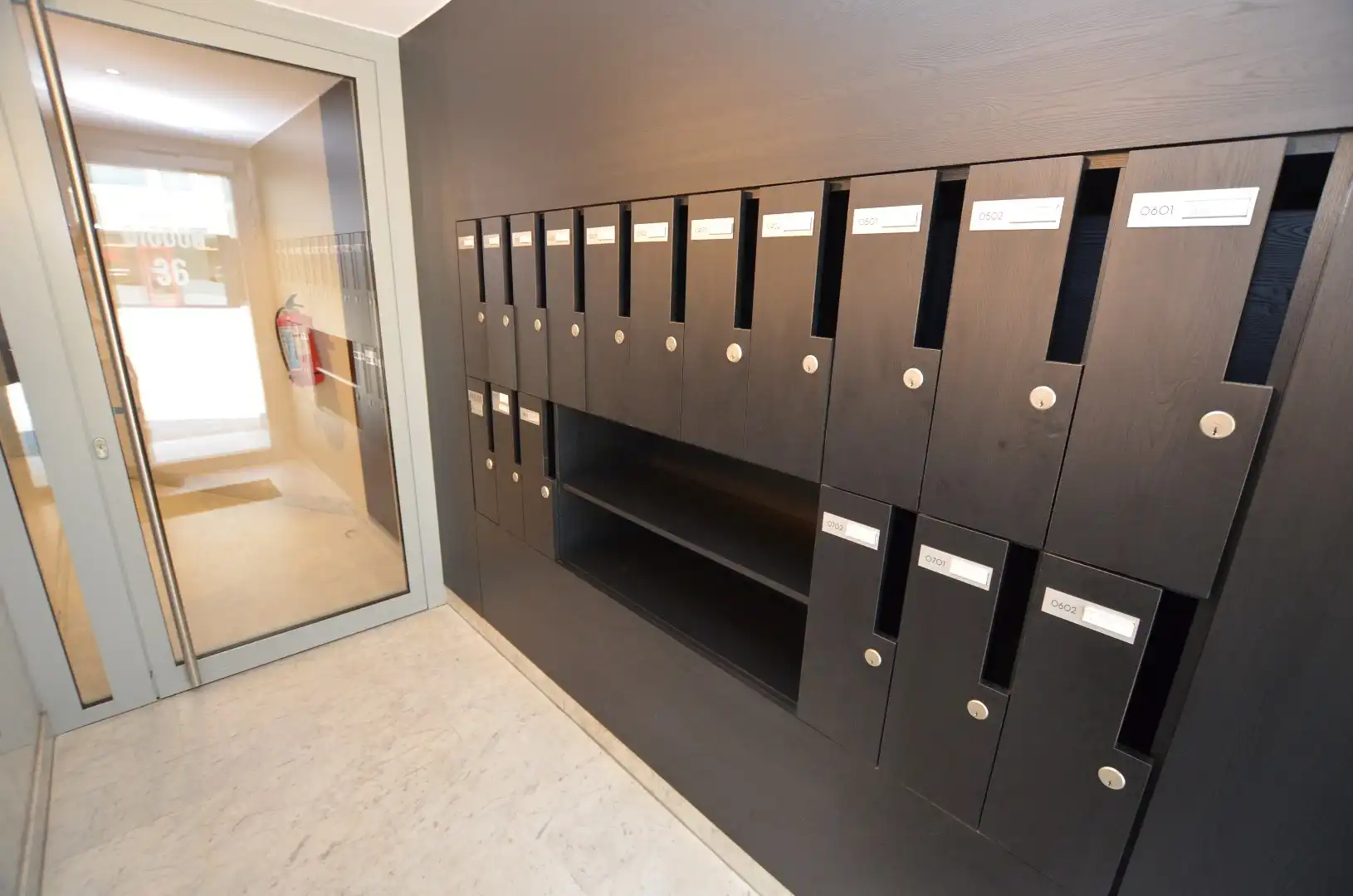 Mooi ruim, gerenoveerd appartement met open zicht foto 18