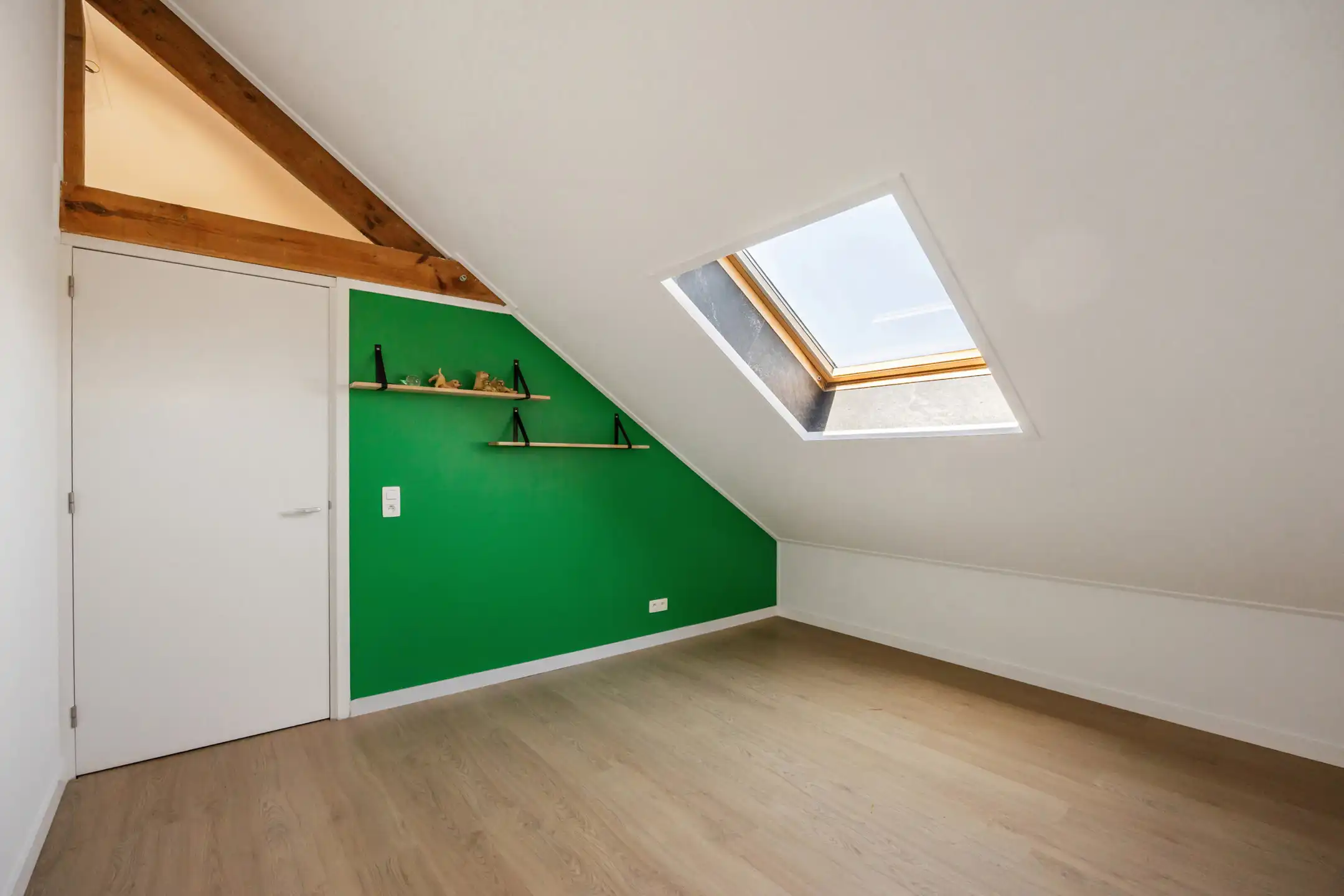 Gerenoveerde gezinswoning + werkplaats / garage foto 20