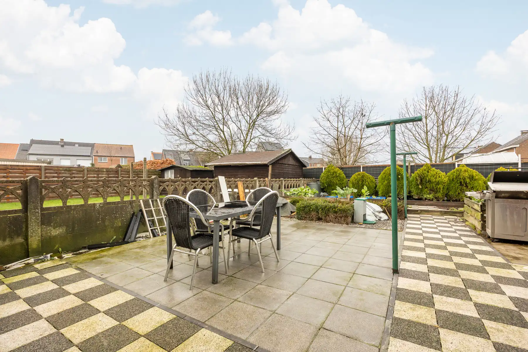 Charmante woning met drie slaapkamers. foto 31