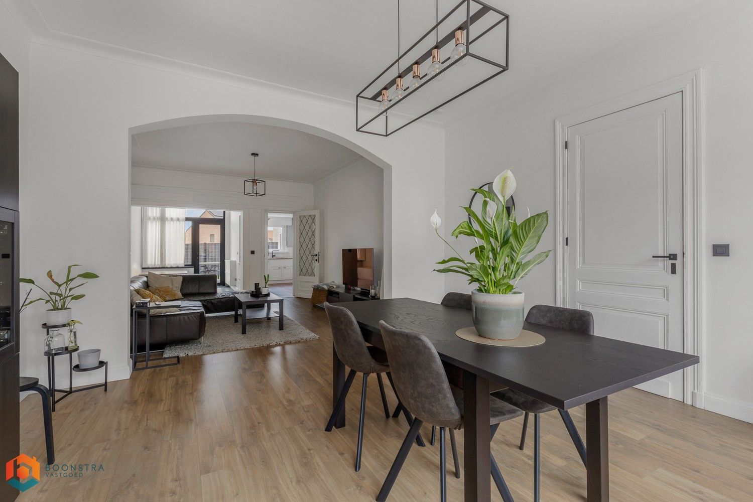 Gerenoveerde woning met 2 (mogelijks 4) slpkrs op toplocatie in Heist-op-den-Berg foto 2