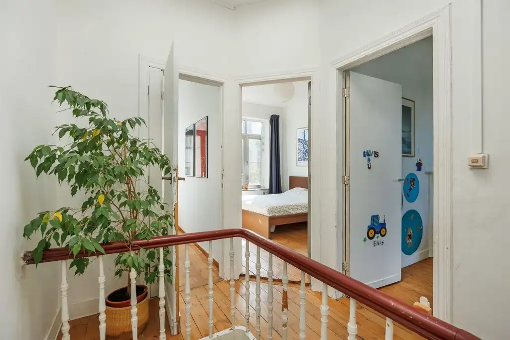 Charmante woning met prachtige tuin foto 14