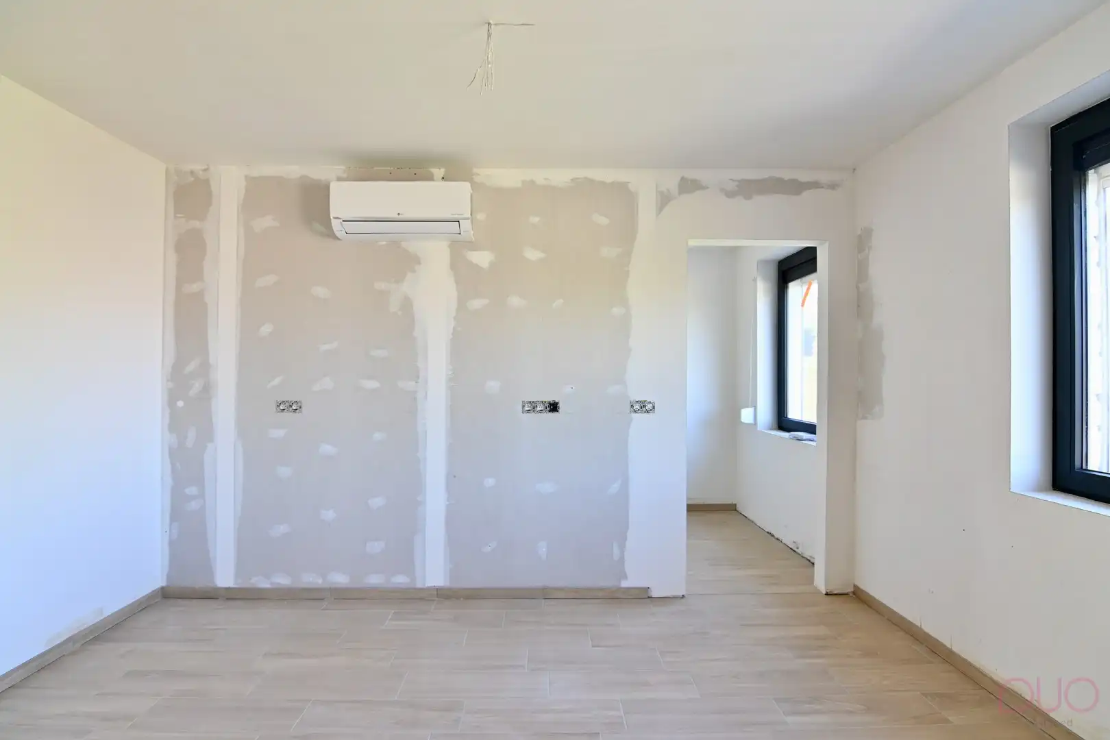 Volledig gerenoveerde woning met garage, terras en tuin - wordt volledig instapklaar afgewerkt! foto 8